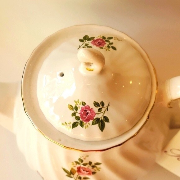 NWT SALEM CHINA CO ENGLISH COLLECTION TEAPOT  ROSES WHITE PINK YELLOW - Picture 3 of 13